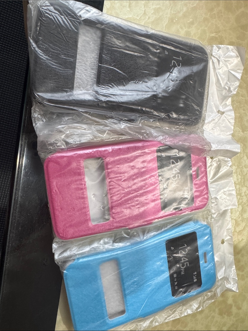 iPhone 6 case comes with 3